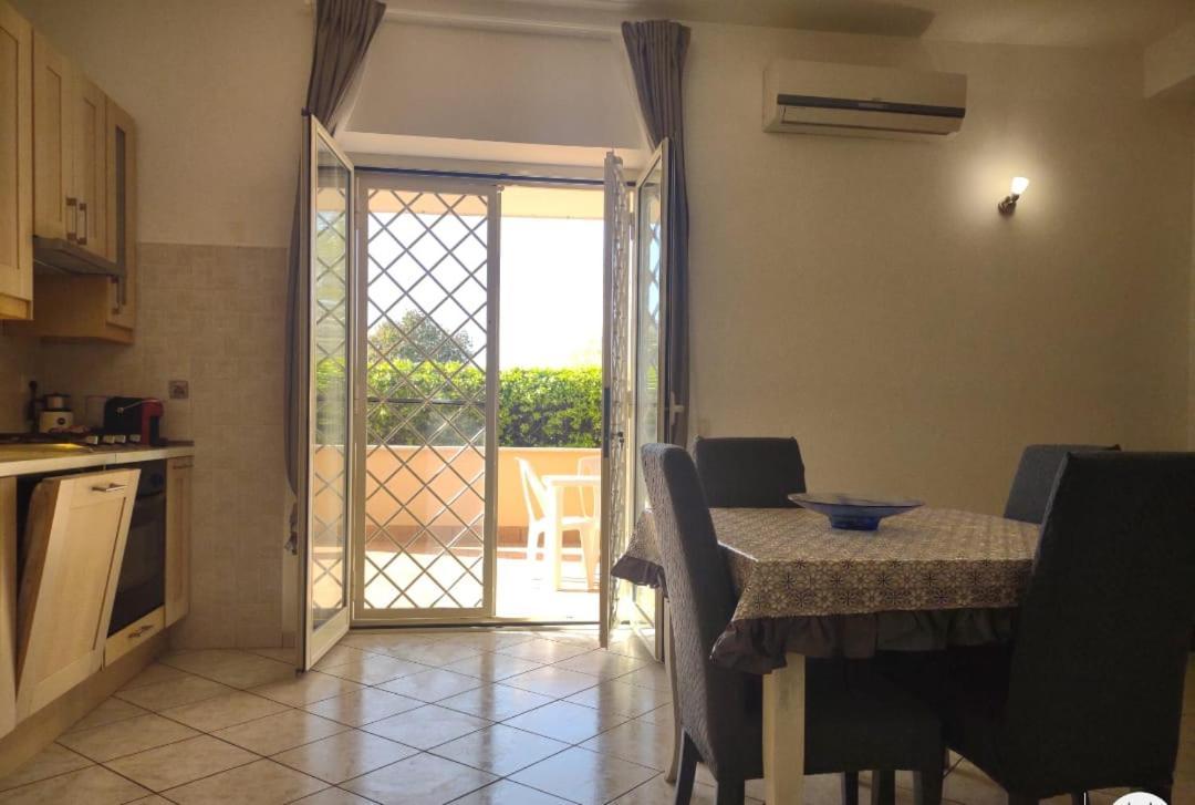 Lizzies Hus Apartment Fiumicino Ngoại thất bức ảnh